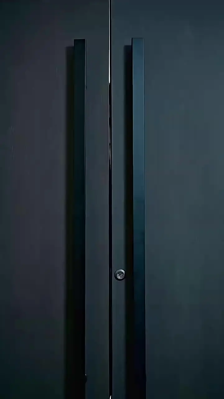 045